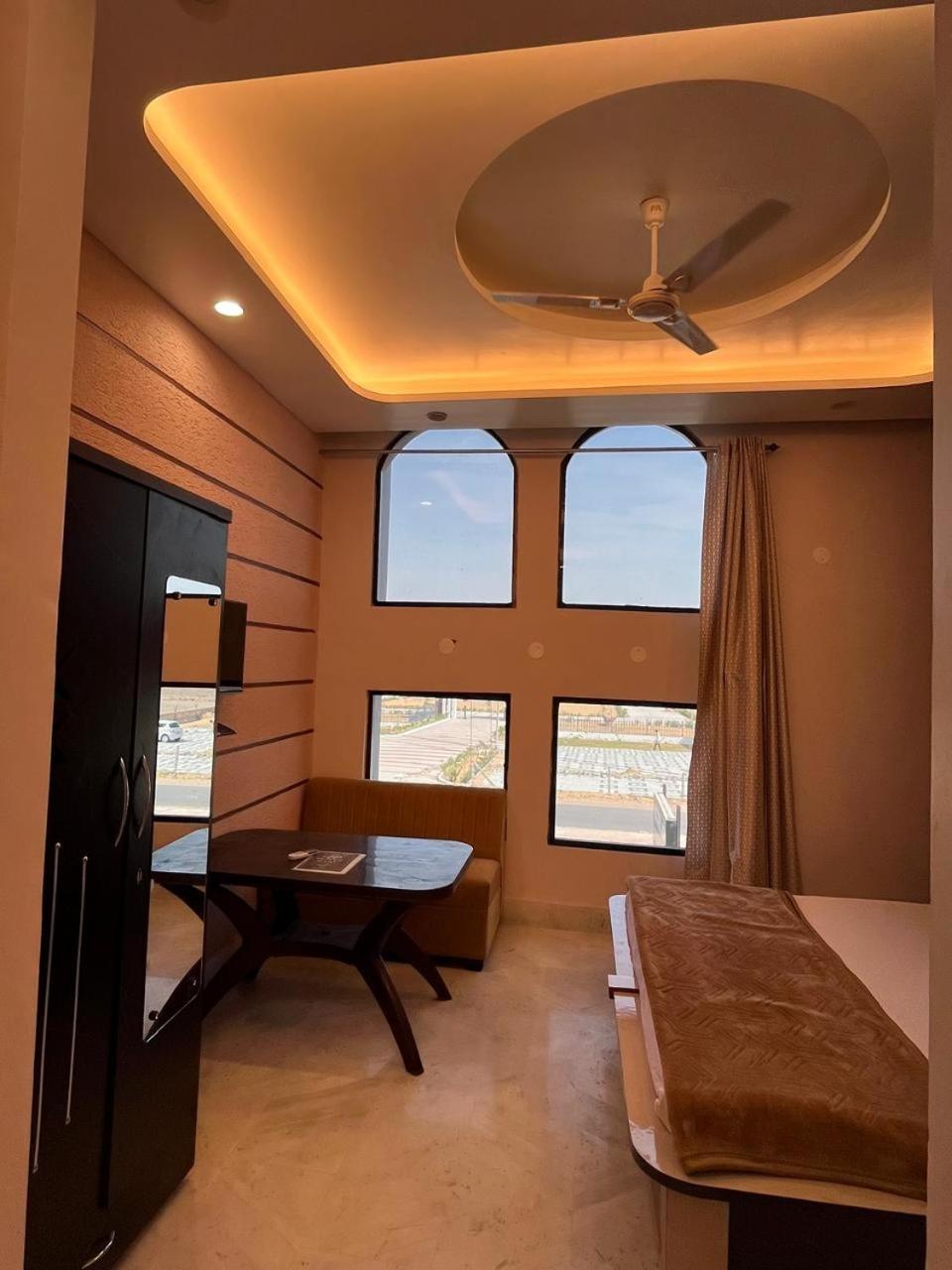 Hotel Ap Suratgarh 外观 照片